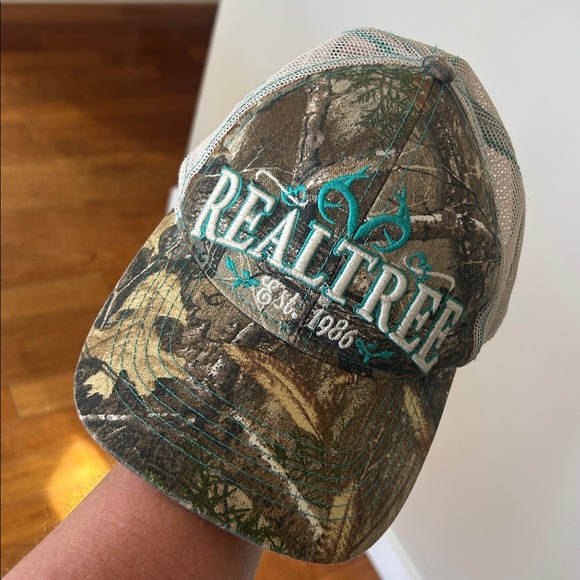 Realtree Camo Cap - Picture 6 of 12